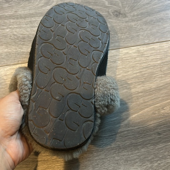 UGG Black Gray Scuffette II Slippers Sz 8 - Picture 7 of 13